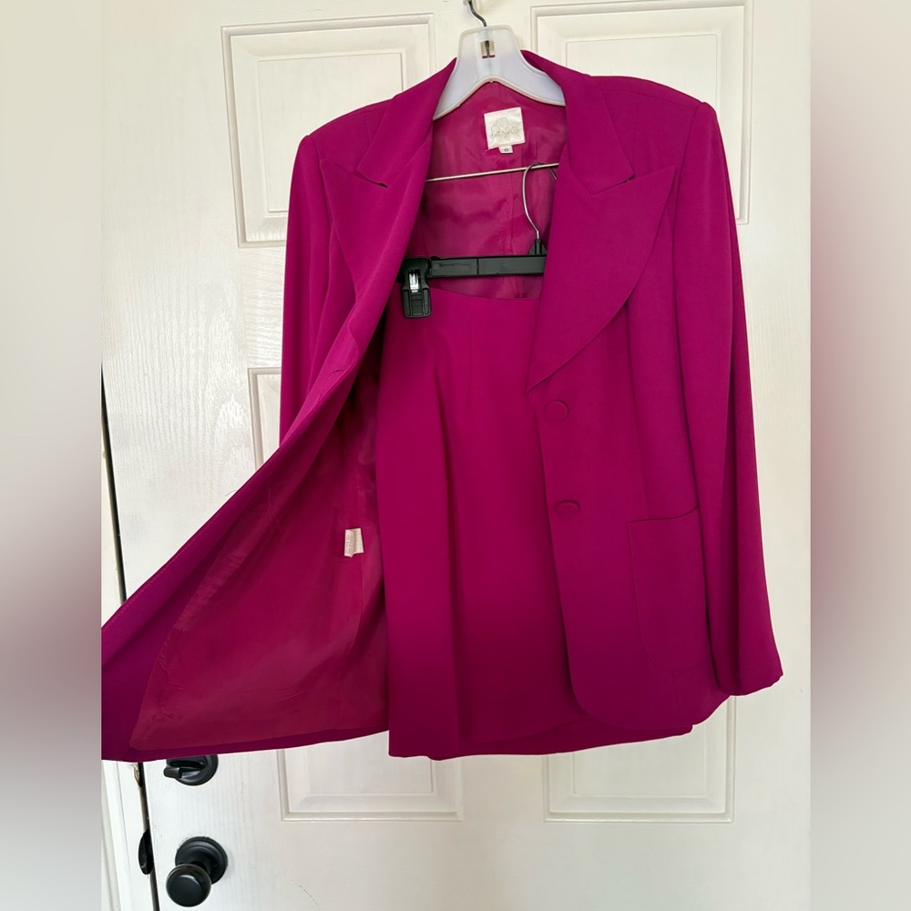 Vintage early 90s Gantos Women's Fuchsia Blazer & Skirt Power Suit size 8
